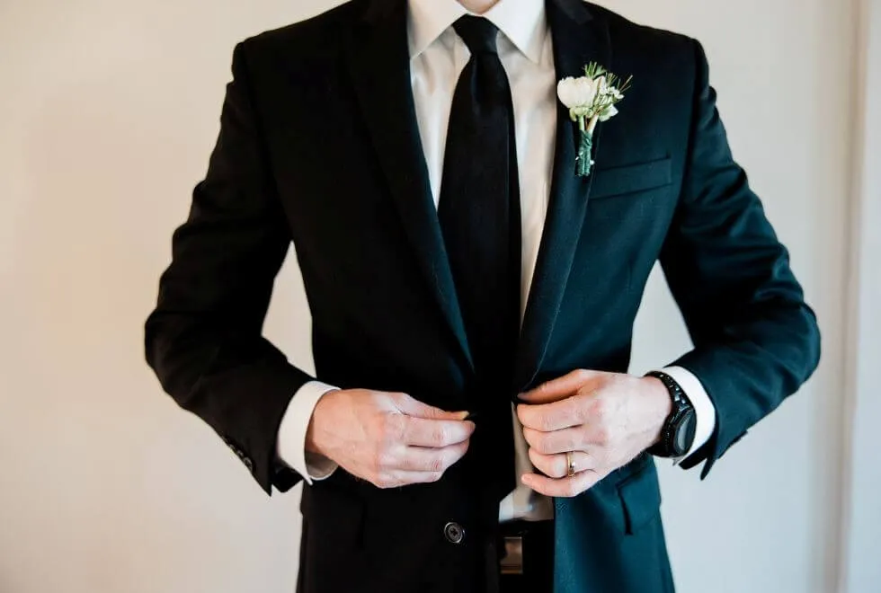 Tailor-Made Suit vs Altered Suit: Which One Is Right for You?